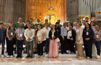 Periodistas católicos, llamados a ser testigos y no solo productores de contenido Durante la Misa Solemne del Encuentro Nacional de Periodistas Católicos, Mons. Héctor López Alvarado destacó que la misión del comunicador cristiano no consiste únicamente en informar, sino en ser testigo del Evangelio. Subrayó la importancia de la ética, la escucha y la verdad en un contexto marcado por la desinformación, la polarización y los desafíos de la comunicación digital.