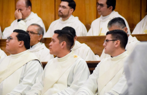 Diócesis de Saltillo recibe con esperanza y gratitud a tres nuevos sacerdotes Diócesis de Saltillo recibe a tres nuevos sacerdotes